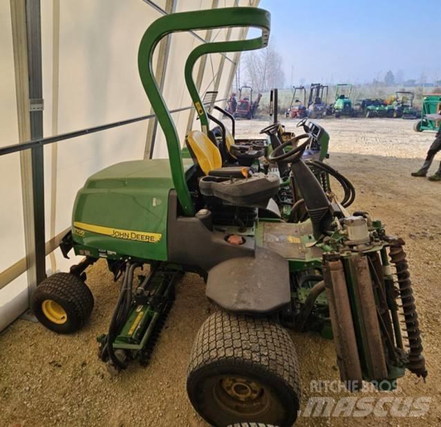 John Deere 7700 ماكينات جز العشب