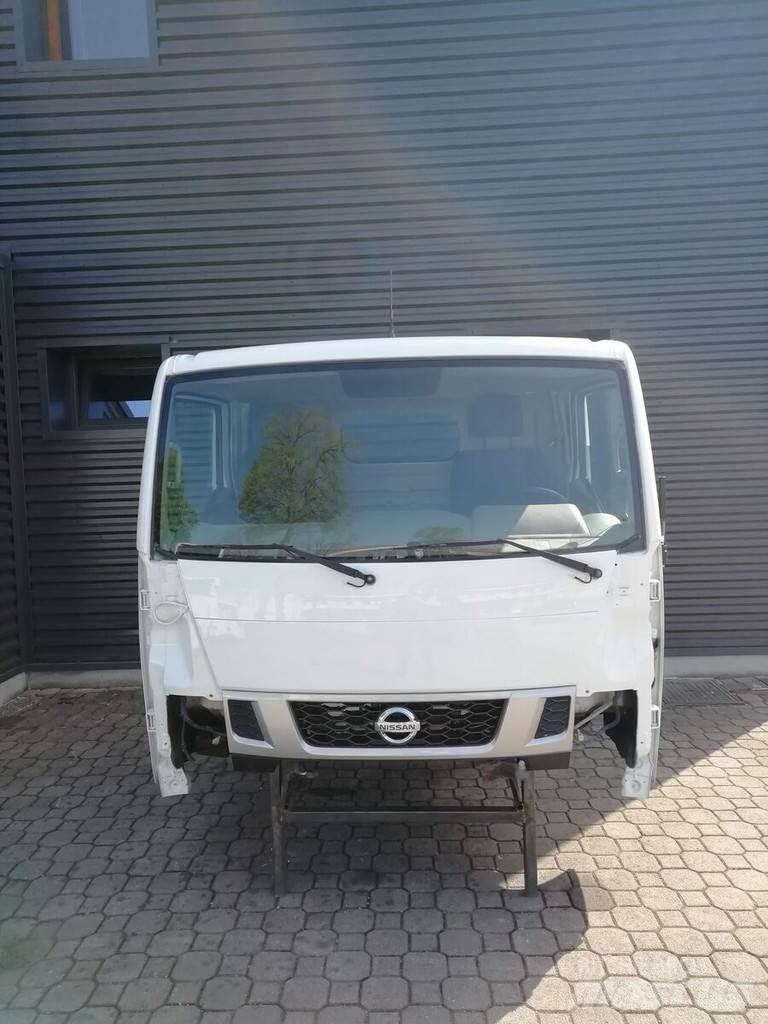 Nissan NT400 كابينة والداخلية