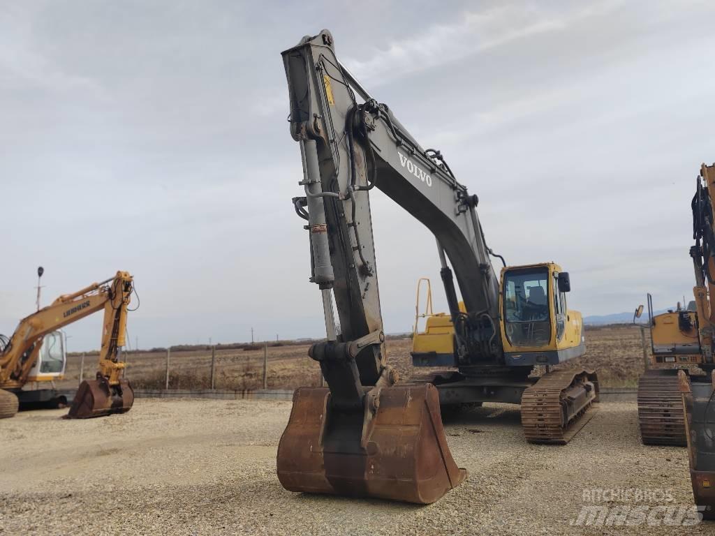 Volvo EC 360 LC حفارات زحافة