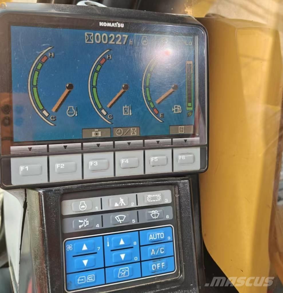 Komatsu 210LC-8 حفارات زحافة