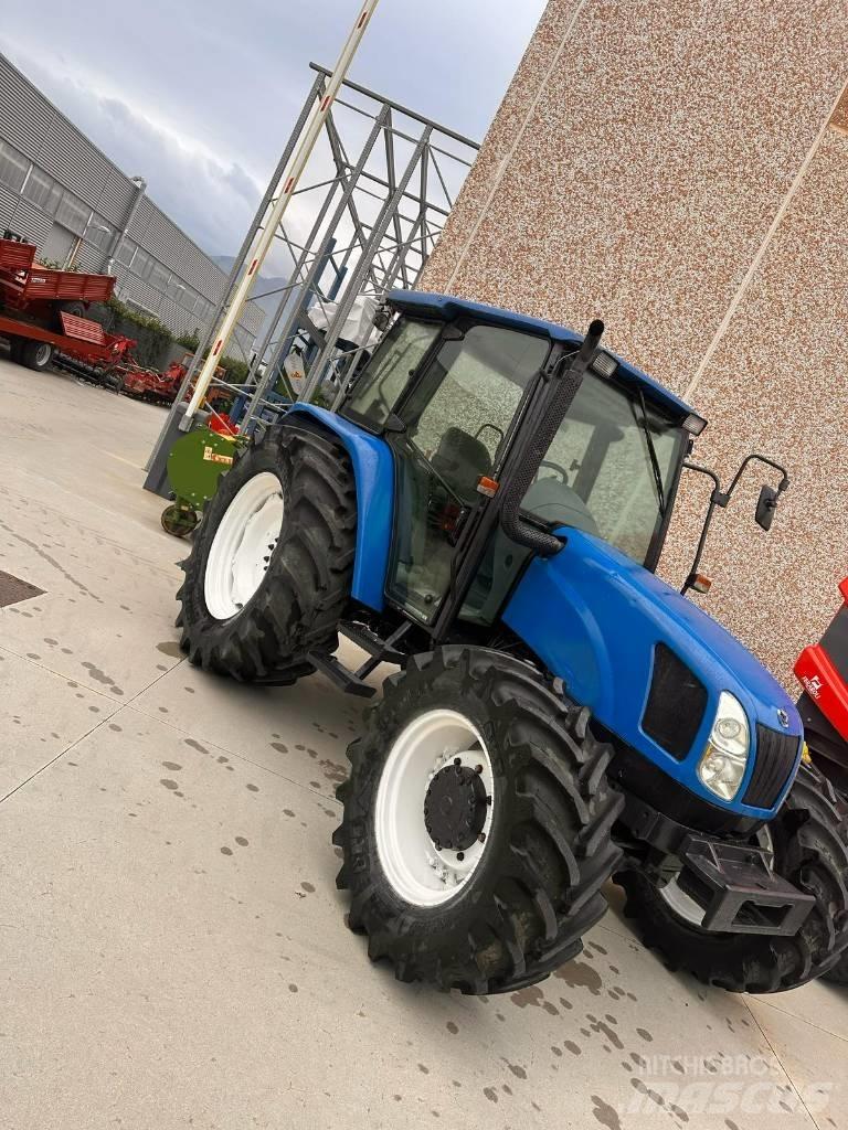 New Holland TL 100 الجرارات