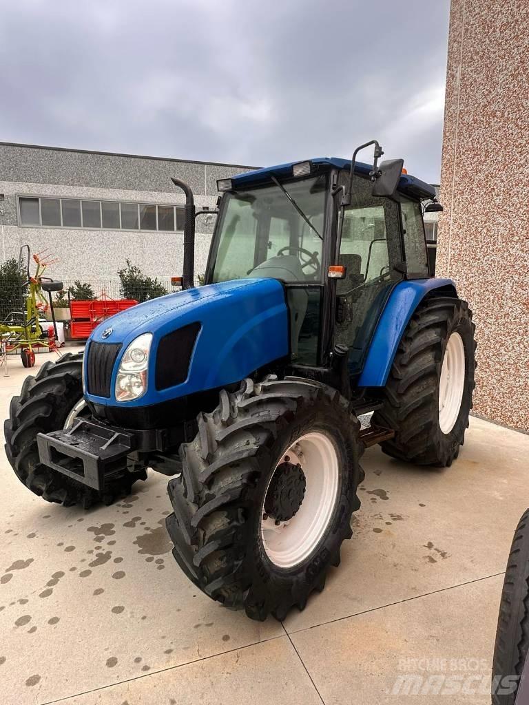 New Holland TL 100 الجرارات