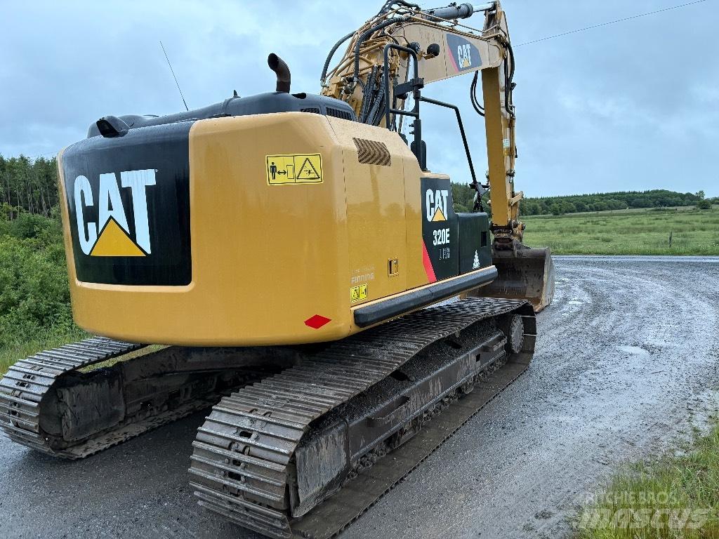 CAT 320 EL RR حفارات زحافة