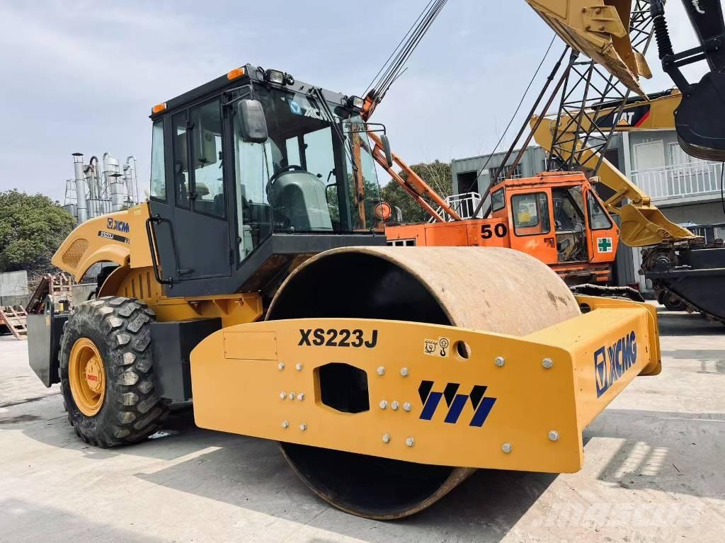 XCMG XS 223 J مداحل أحادية الأسطوانة
