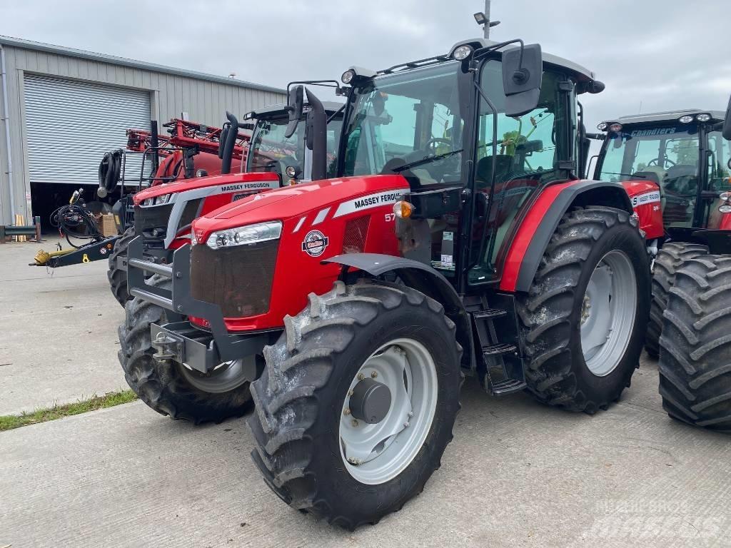 Massey Ferguson 5711 الجرارات