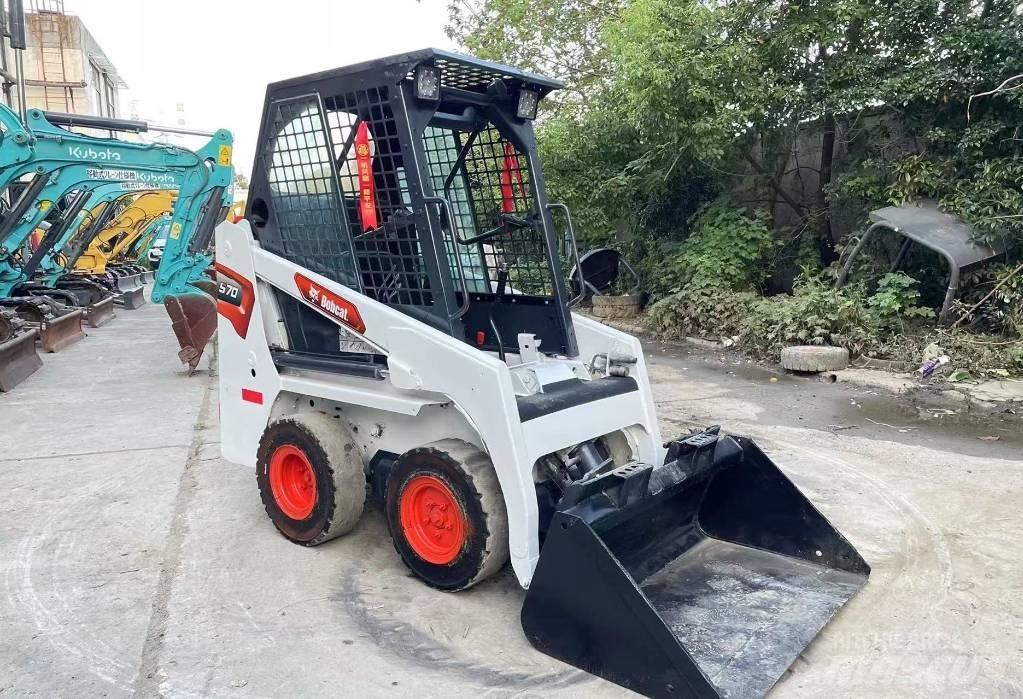 Bobcat S 70 لوادر انزلاقية التوجيه