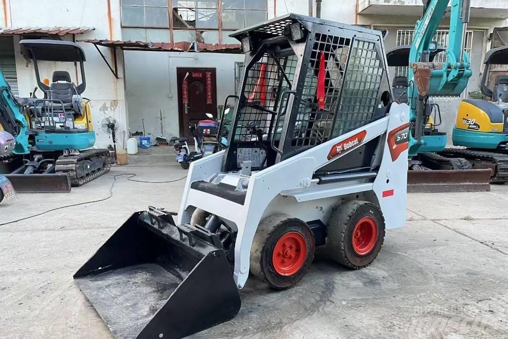Bobcat S 70 لوادر انزلاقية التوجيه