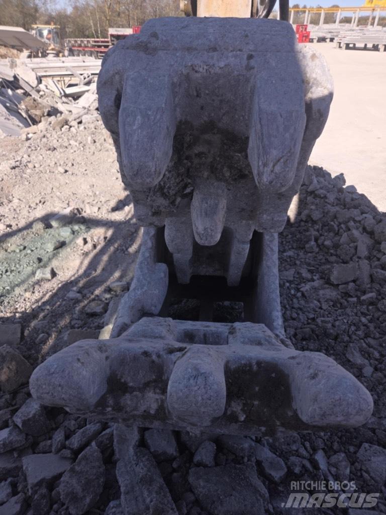 NPK G 18 J جراشات البناء