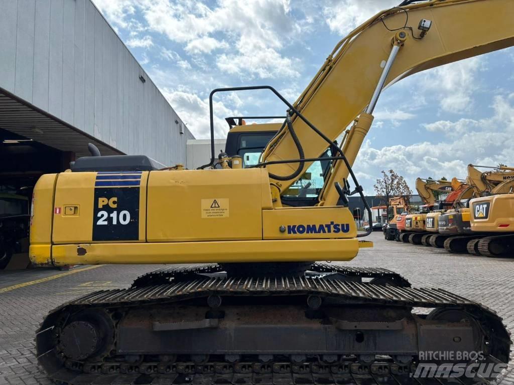 Komatsu PC 210 LC-7 حفارات زحافة