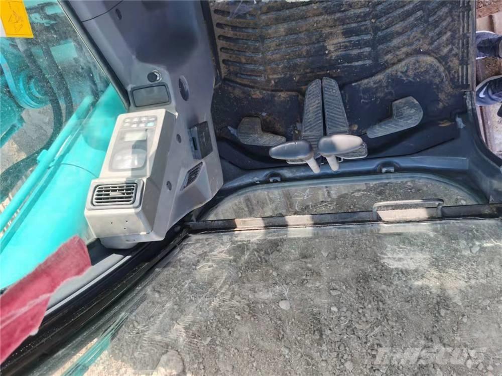 Kobelco SK210LC-8 حفارات زحافة