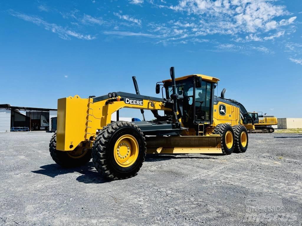 DEERE 672G معدات تمهيد الطرق