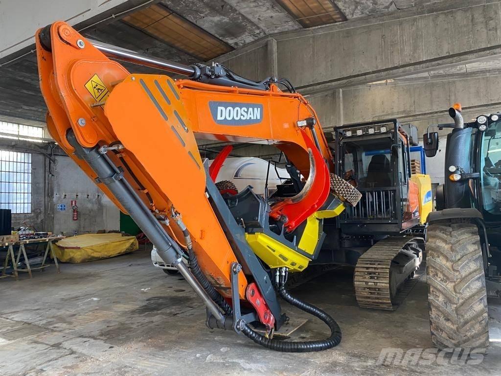 Doosan DX 235 NLC-5 حفارات زحافة