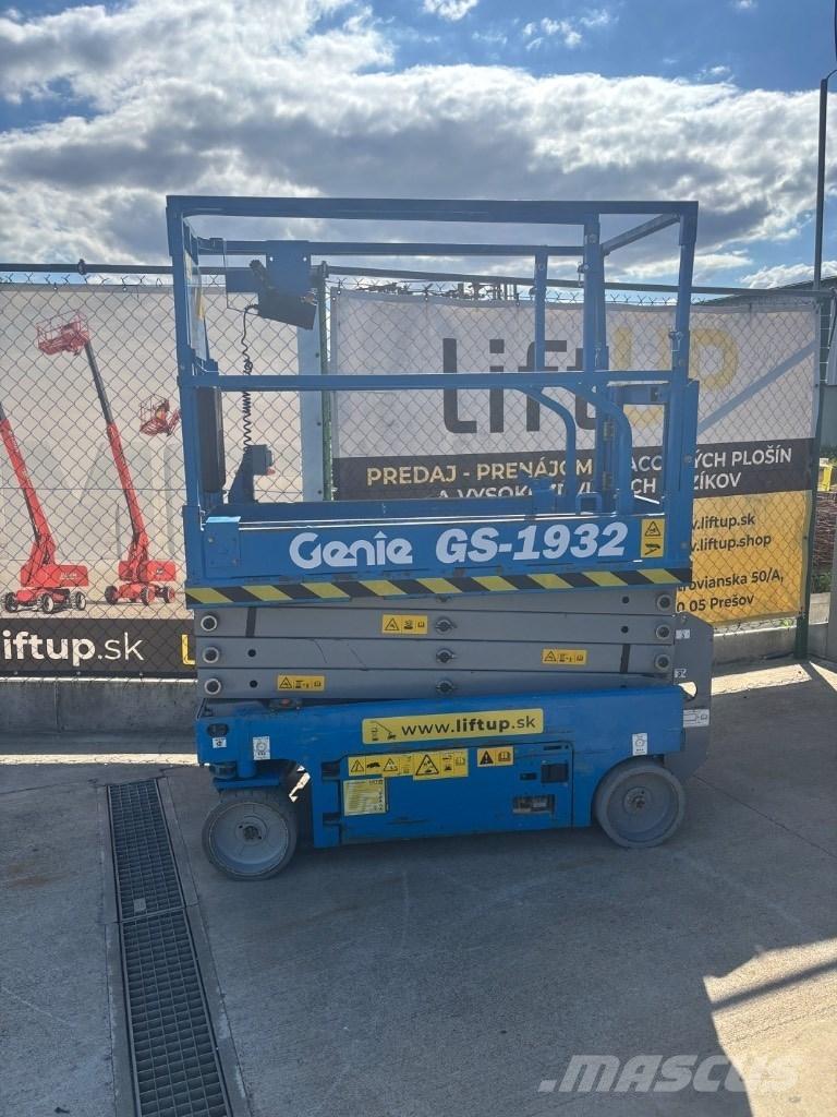 Genie GS 1932 رافعات مقصية الشكل