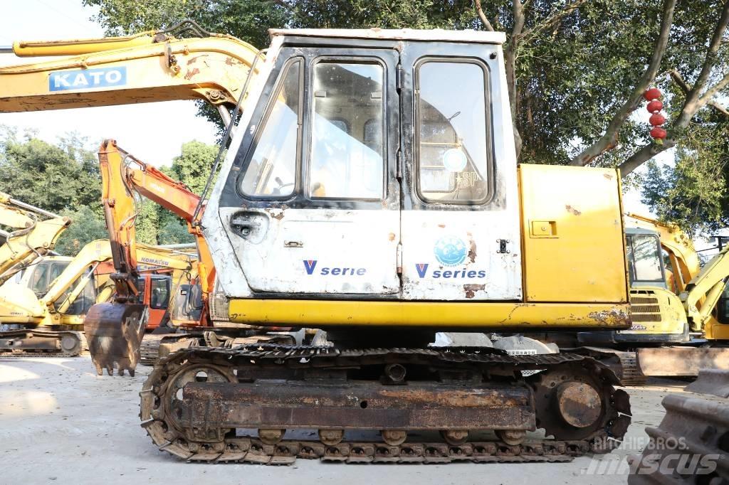 Kato HD 250 V II حفارات زحافة