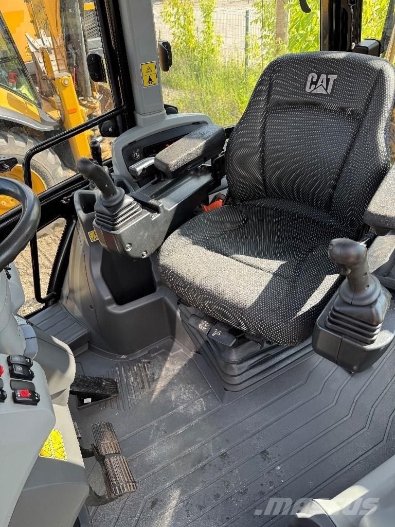 CAT 444 لوادر ذات جرافات عكسية
