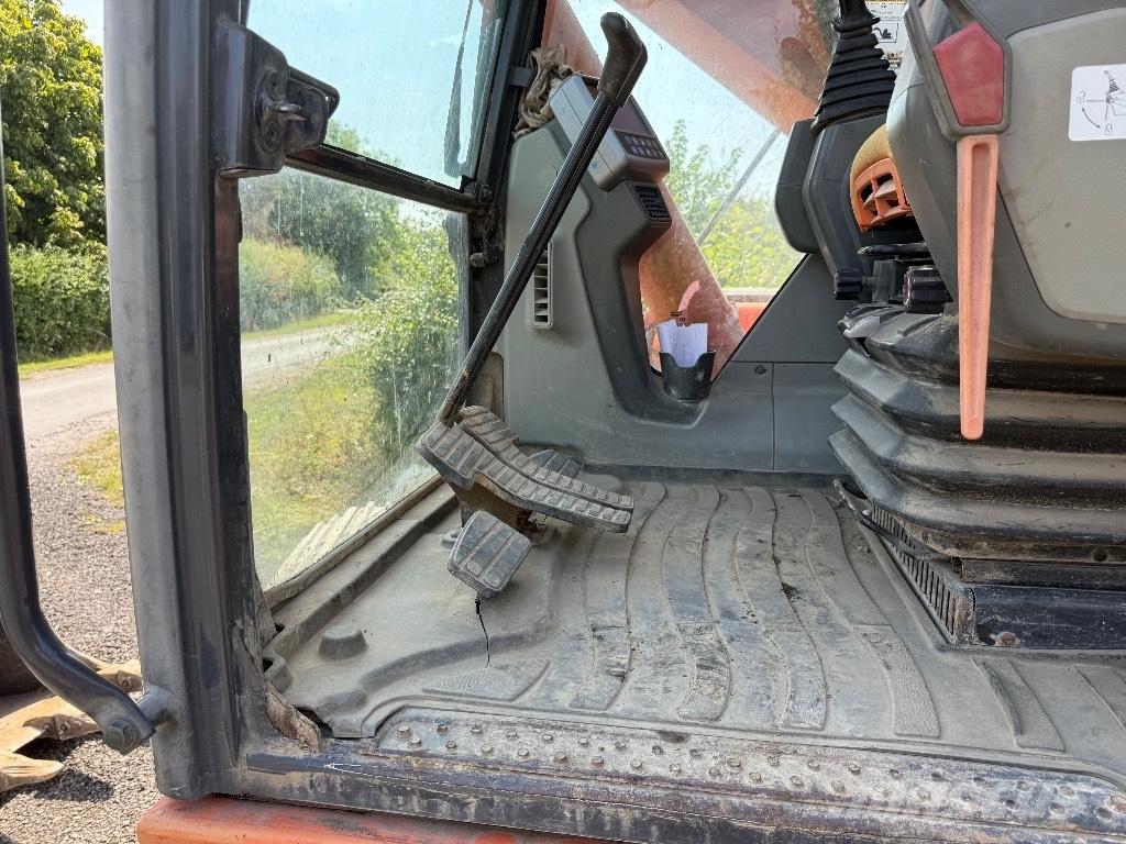 Doosan DX 225 LC حفارات زحافة