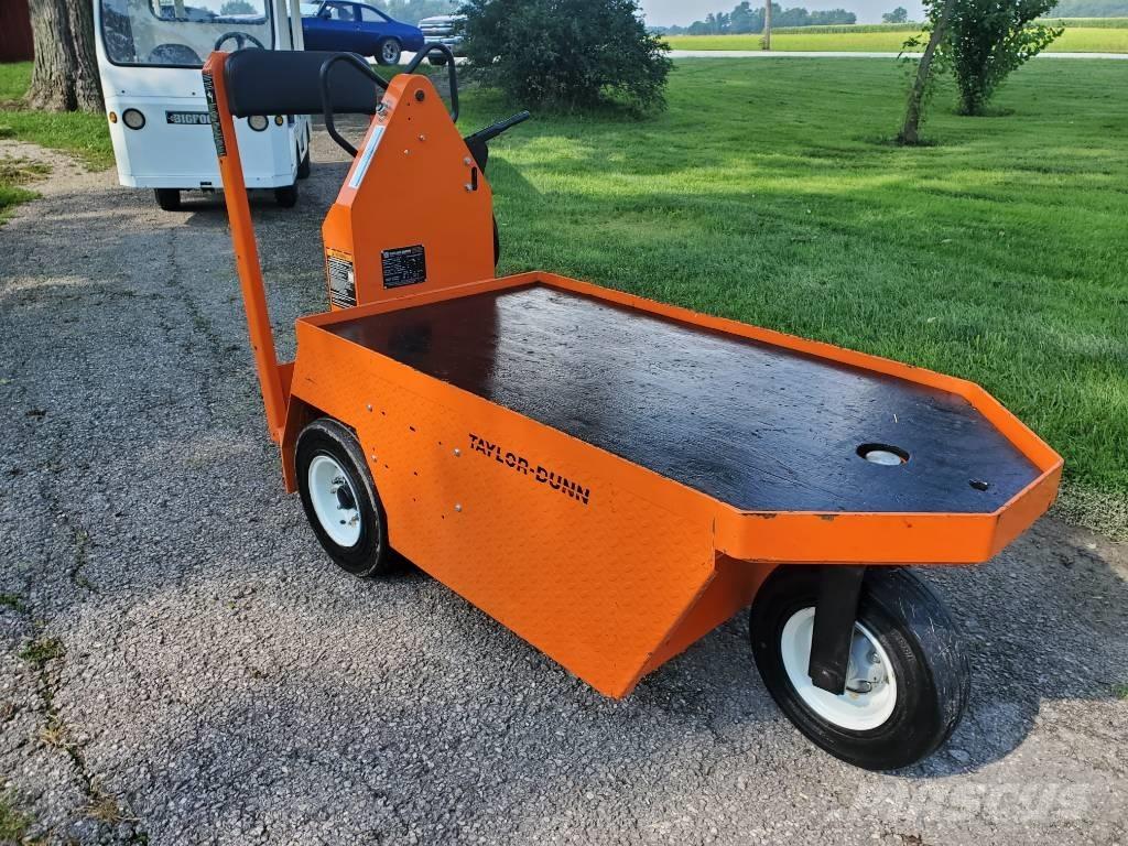 Taylor-Dunn SC100 شاحنة قاطرة