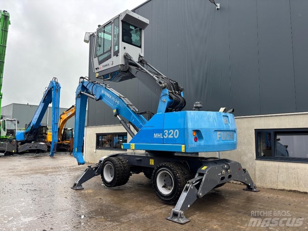Fuchs MHL 320 D مناولات المخلفات / مناولات صناعية