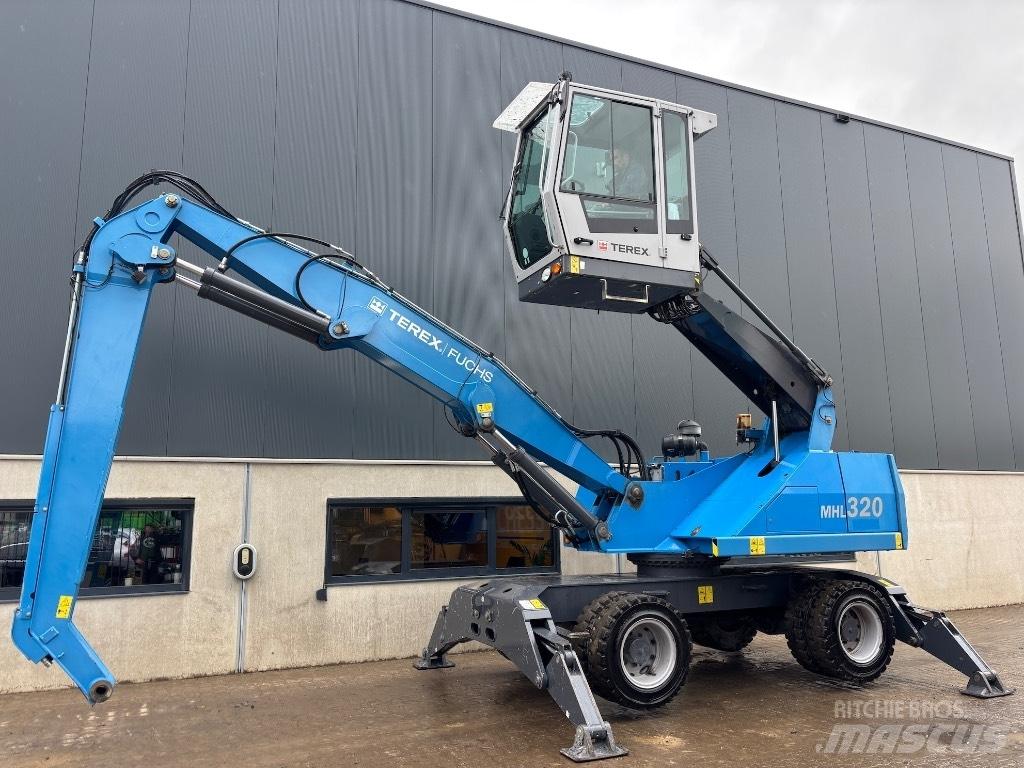 Fuchs MHL 320 D مناولات المخلفات / مناولات صناعية