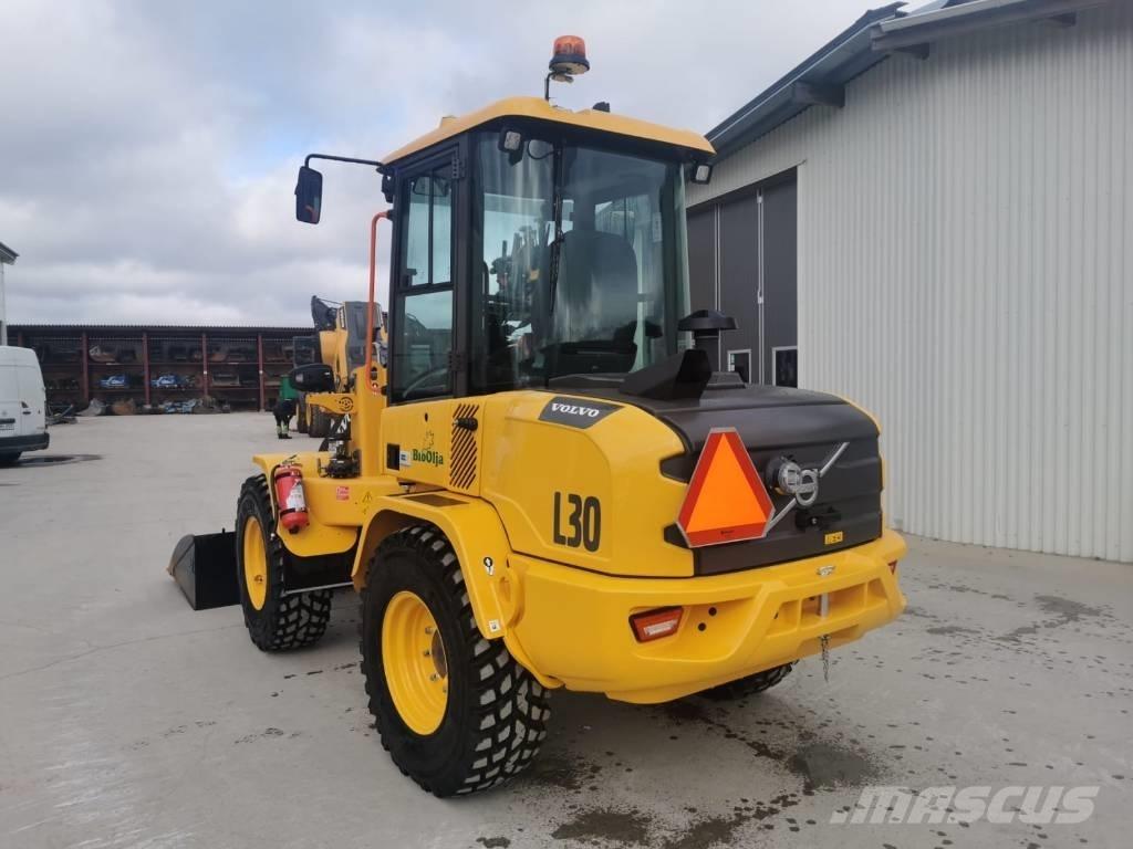Volvo L30HS لوادر بعجل