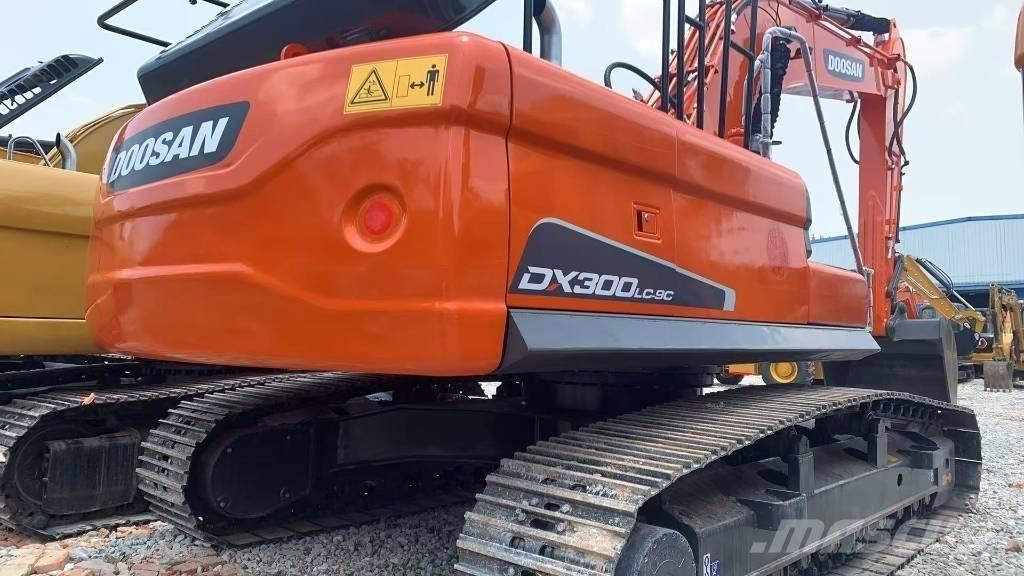 Doosan dx300lc-9 حفارات زحافة
