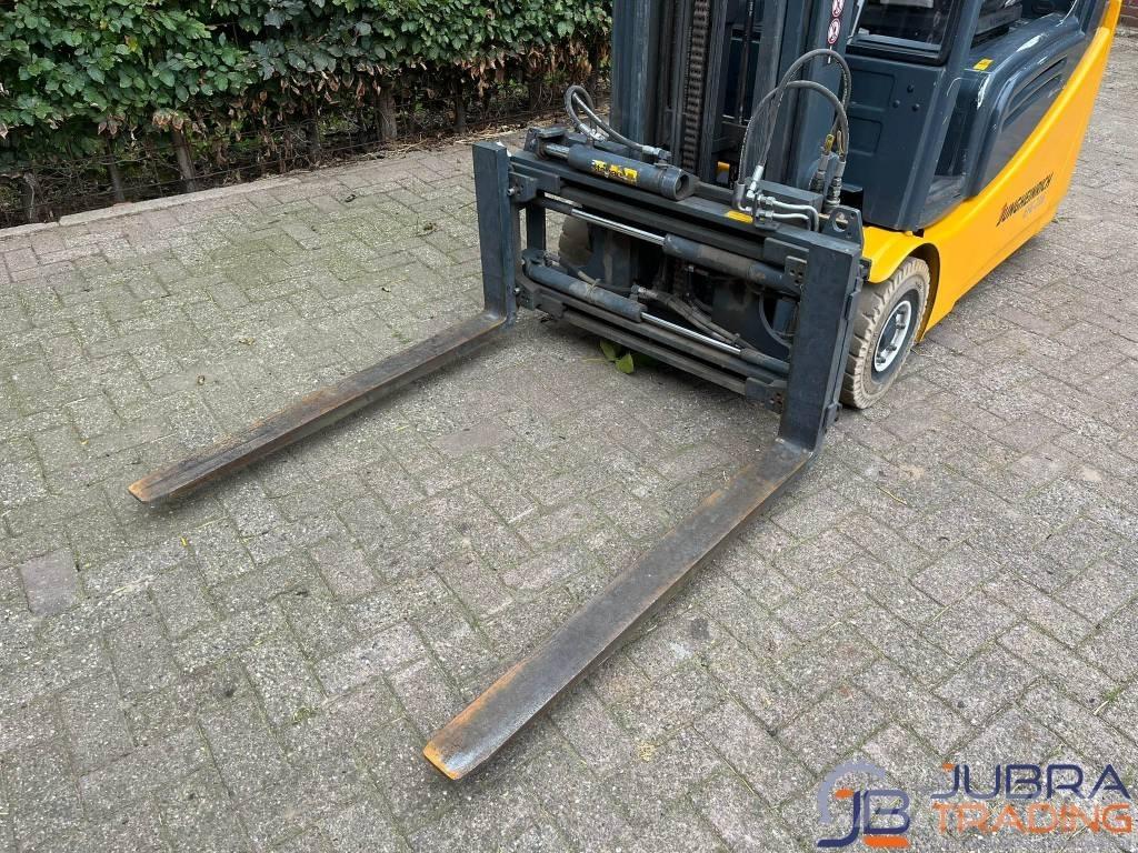 Jungheinrich EFG216 شاحنات ذات رافعات شوكية تعمل بالكهرباء