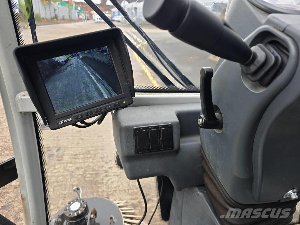 Bucher CityCat 1300 كناسات