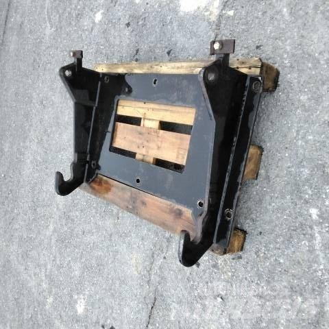 JCB INTERFACE شوكات