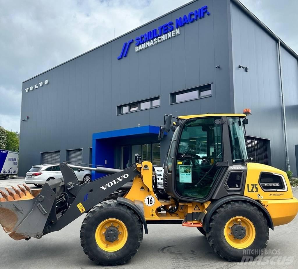 Volvo L 25 Electric لوادر بعجل