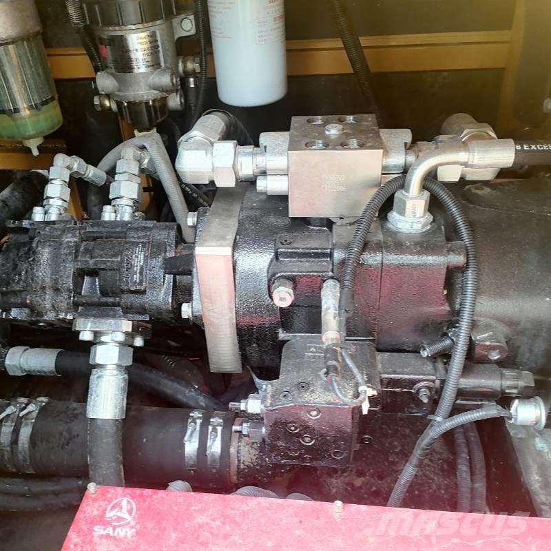 Sany SCC 850 A رافعات مجنزرة