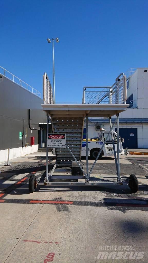  PASSENGER STAIRS أخرى
