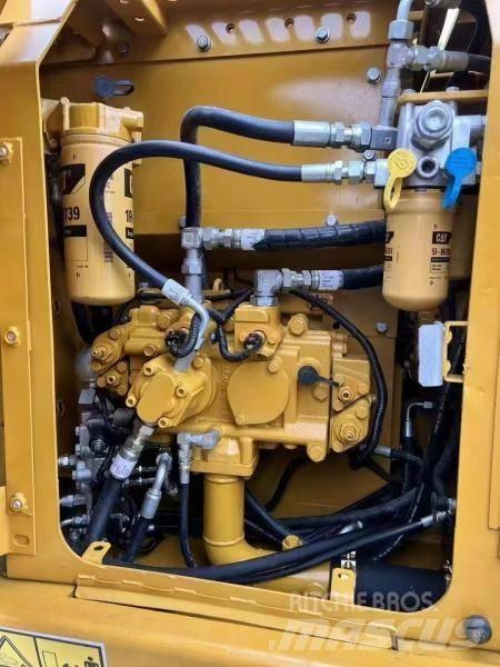 CAT 312 D حفارات زحافة