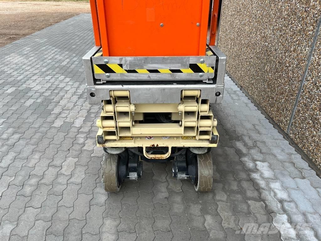 JLG 1930 ES رافعات مقصية الشكل