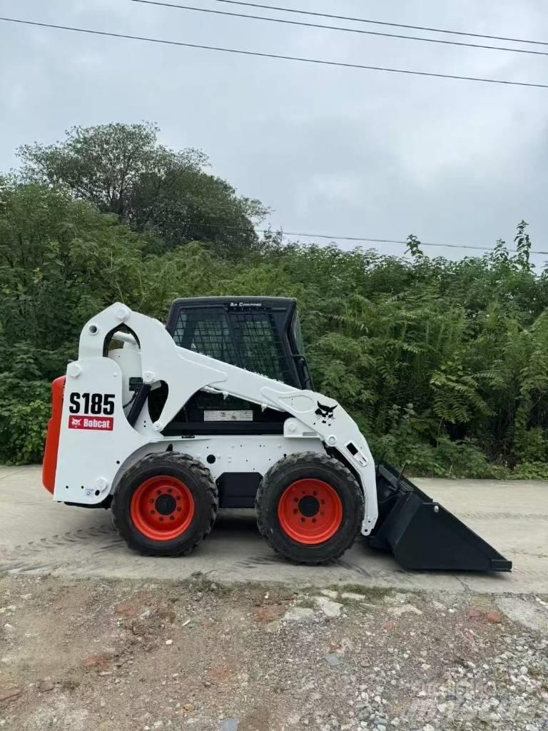 Bobcat S185 لوادر انزلاقية التوجيه