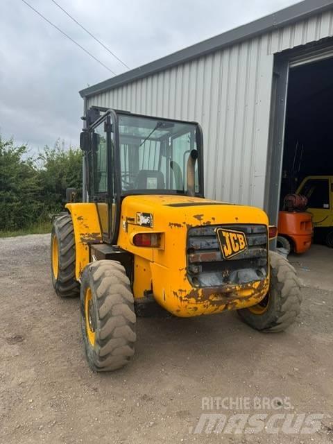 JCB 926 شاحنات الطرق الوعرة