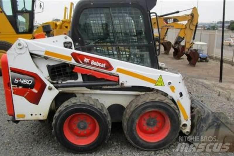 Bobcat S450B شاحنات أخرى