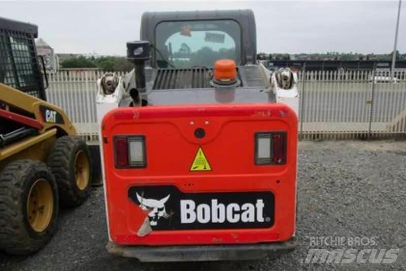 Bobcat S450B شاحنات أخرى