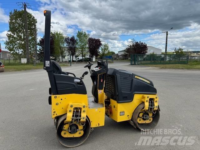 Bomag BW 100 AD M-5 مداحل ثنائية الاسطوانة
