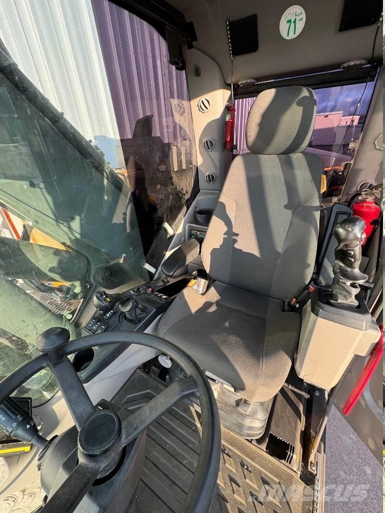 Volvo EWR 170 E حفارات بعجل