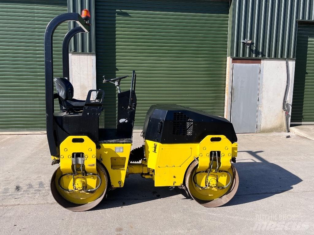 Bomag BW 120 AD-3 مداحل ثنائية الاسطوانة