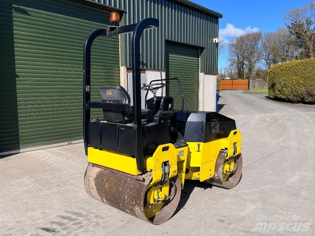 Bomag BW 120 AD-3 مداحل ثنائية الاسطوانة