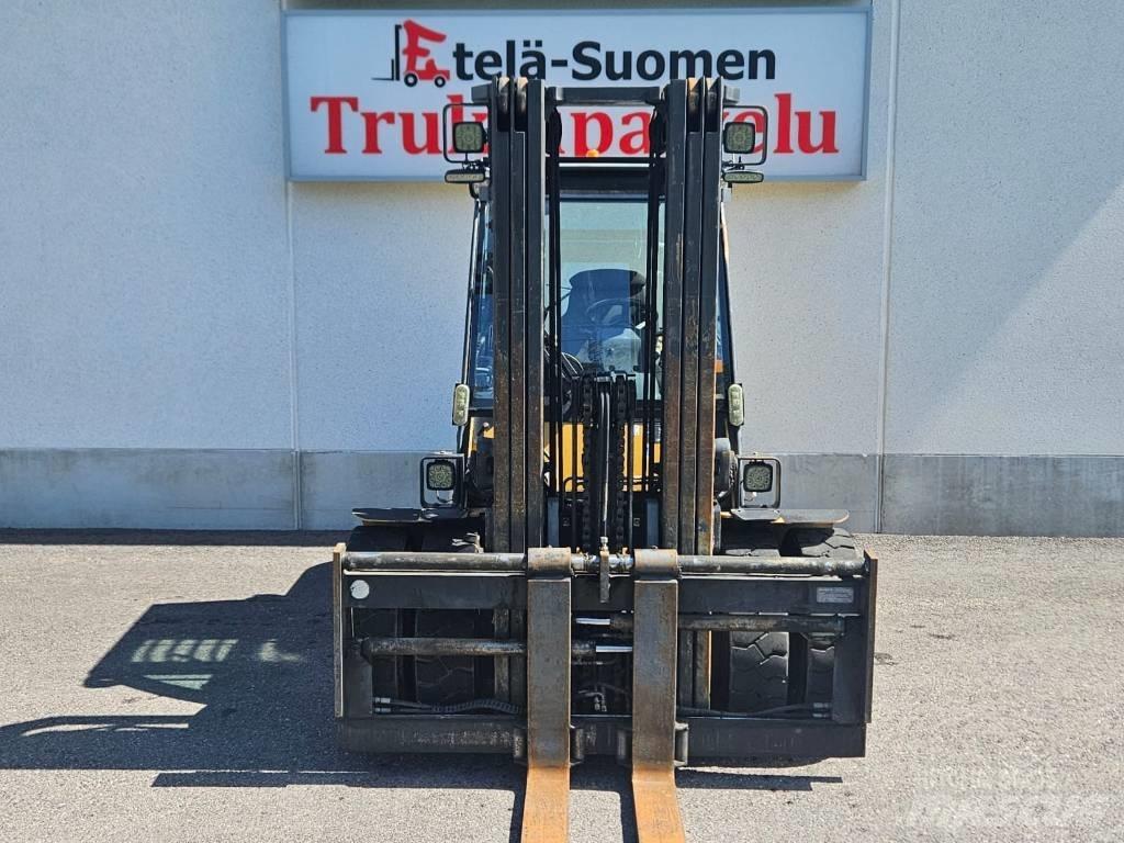 CAT DP 50 N شاحنات الديزل