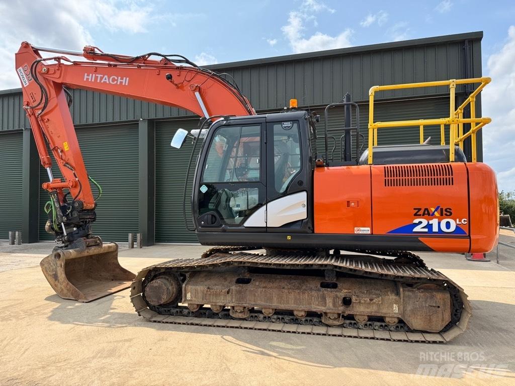 Hitachi ZX 210 LC-6 حفارات زحافة