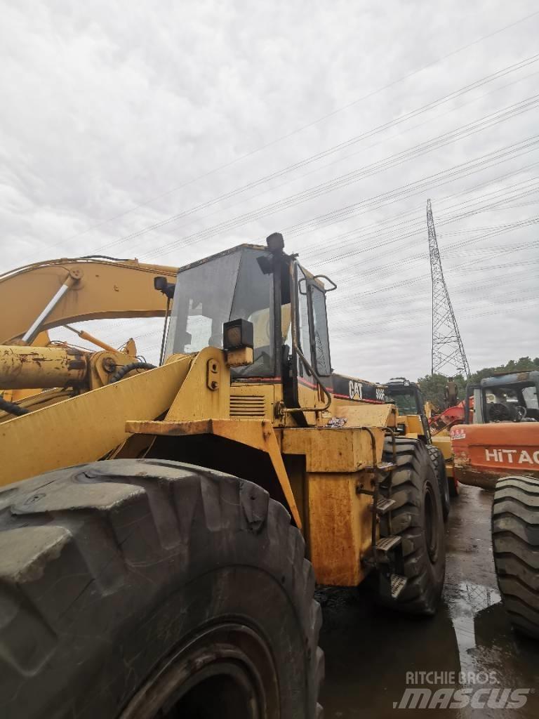 CAT 966F لوادر بعجل