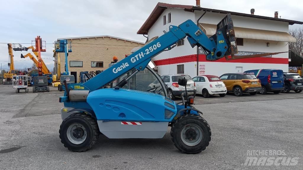 Terex Genie 2506 مناولات متداخلة