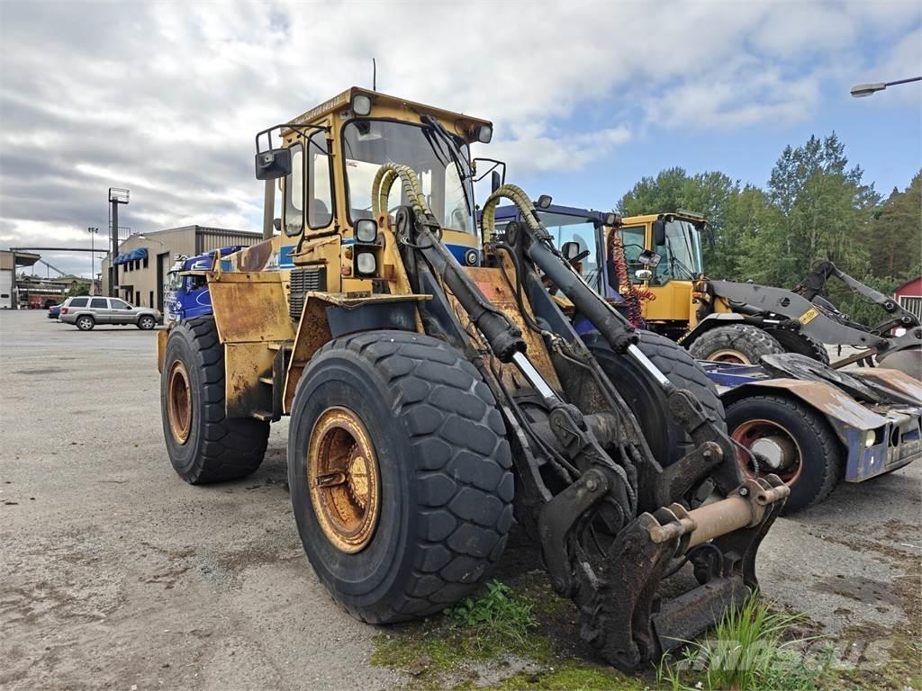 Volvo BM 4500 لوادر بعجل