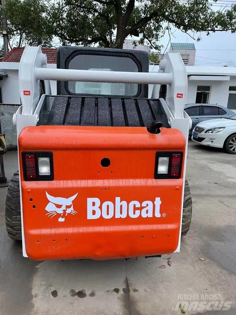 Bobcat S 300 لوادر انزلاقية التوجيه