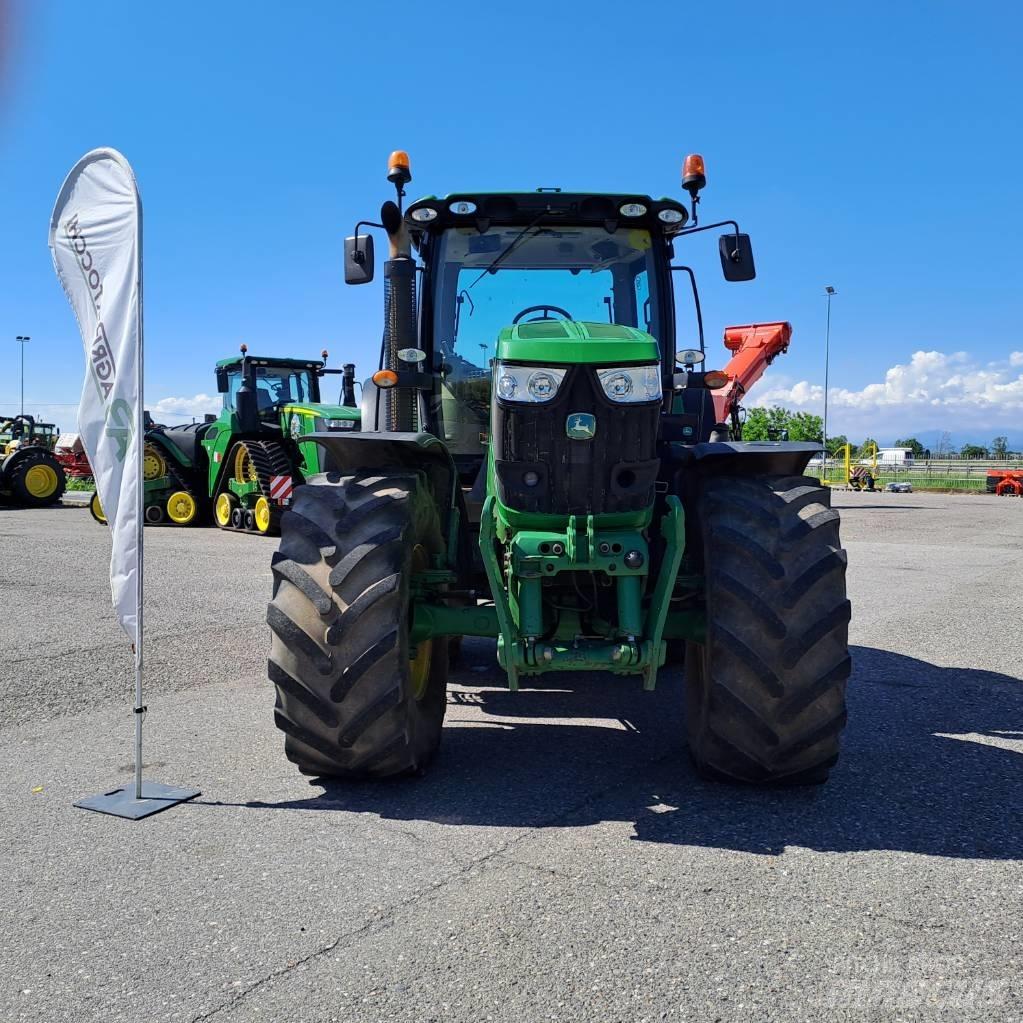 John Deere 6210 R الجرارات