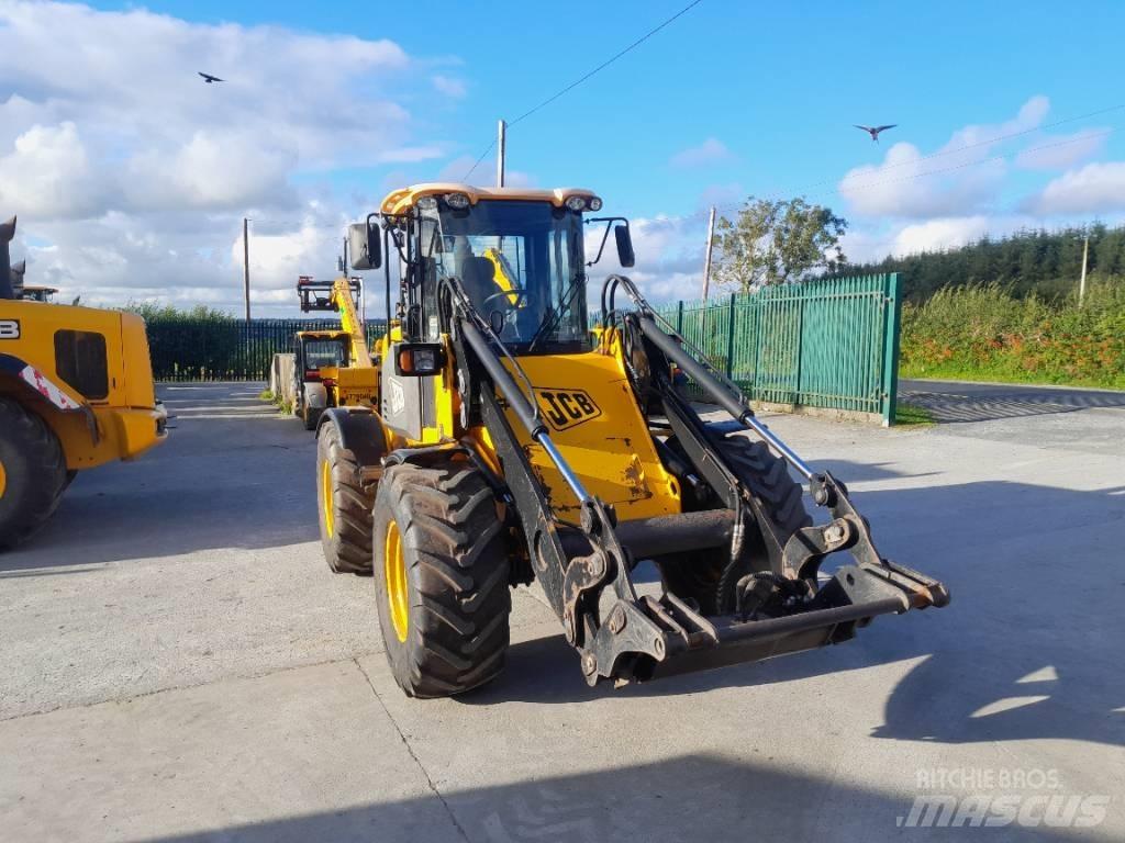 JCB 412 معدات مناولة لأغراض الزراعة