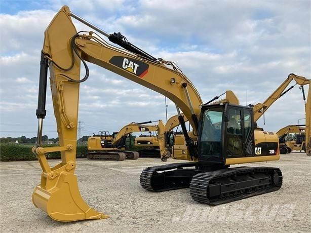 CAT 320 D L حفارات زحافة